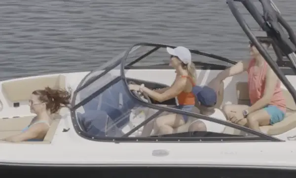 Bayliner V22i — official Bayliner image