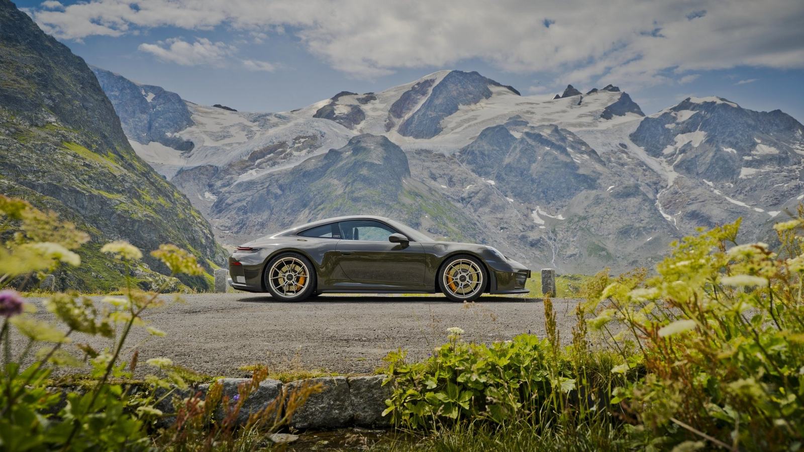 Porsche 911 GT3 Bergsport Brings Alpine Colours to 100-Car Edition — official Porsche AG image