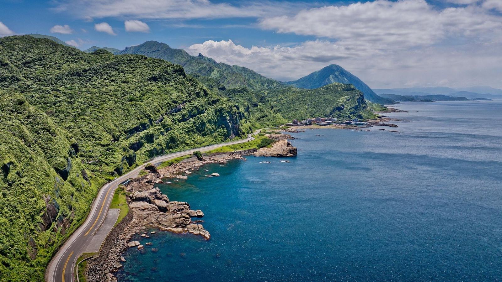 Taiwan Coastal Roads Meet Mountain Scenery in Curves Travel Feature — official Porsche AG image