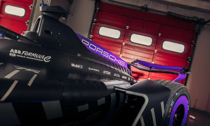 Official source-specific image: Porsche AG.
