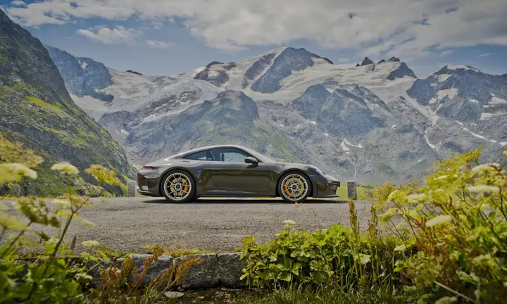 Official source-specific image: Porsche AG.