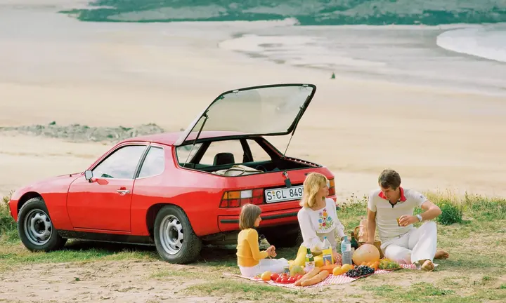 Official source-specific image: Porsche AG.