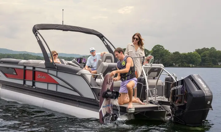 Official Barletta Boats model-year 2027 photograph.