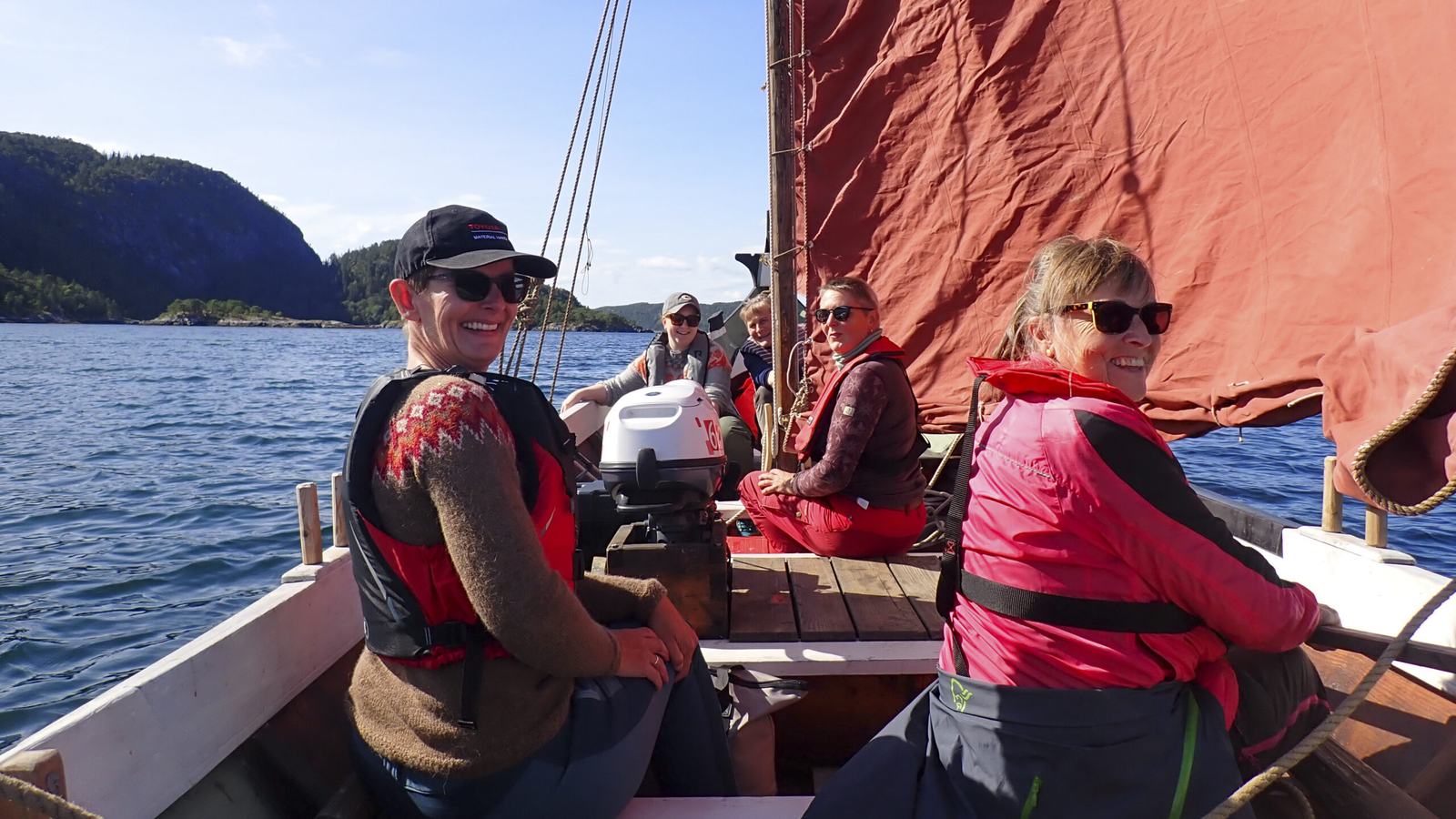 Visit Helgeland / B. Vatnan — official Faragut Nordland boat sailing photograph