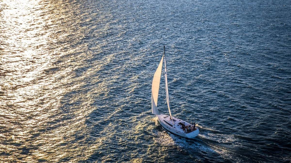 Garmin — official sailboat image