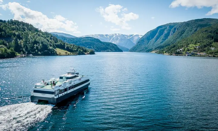 Hardangerfjord destination organisation — official fjord cruise photography