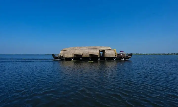 Kerala Tourism — Houseboats of Kerala