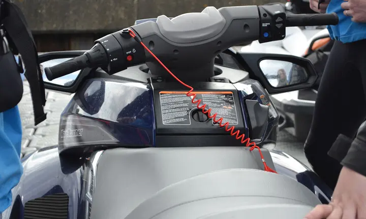 Royal Yachting Association — official photograph of a personal-watercraft kill-cord connection
