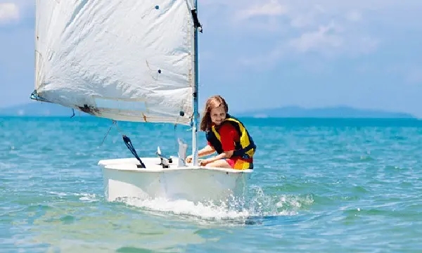 8 Fun Ways to Teach Kids About Boating — official Discover Boating image