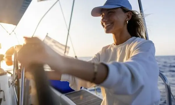5 Reasons to Join a Sailing Club — official Discover Boating image