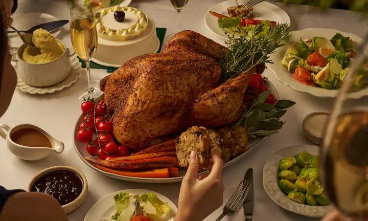 Four Seasons Singapore Sets Out Christmas Dining and Family Experiences — official press image | Official source: https://press.fourseasons.com/singapore/hotel-news/2026/festive-season/