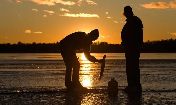 The Top 10 Ice Fishing Destinations in the U.S. — official Discover Boating image