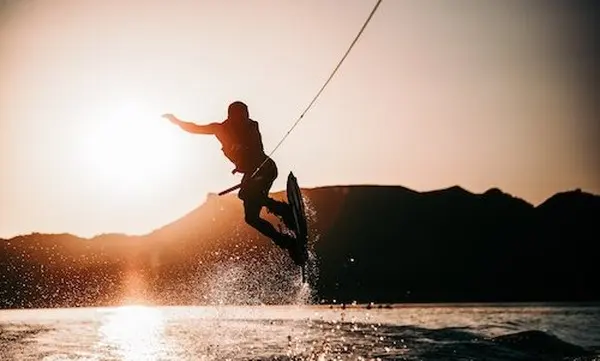 10 Tips for Choosing a Wakeboard — official Discover Boating image