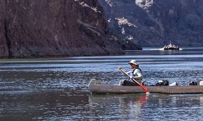 Paddling Black Canyon: Hoover Dam, Willow Beach and Lake Mohave — official US National Park Service, Lake Mead NRA, Canoeing & Kayaking; official Black Canyon paddlers photograph image