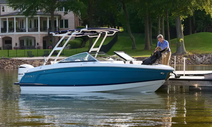 Cobalt R4 Coastal Makes Compact Saltwater Dayboating More Practical - Cobalt Boats official R4 Coastal model and 2026 specifications image