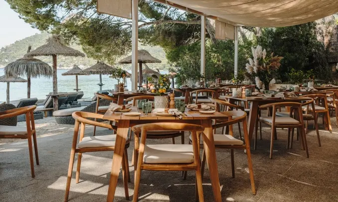 Llum i Sal Extends Formentor Beach Dining Into the Evening — official source image