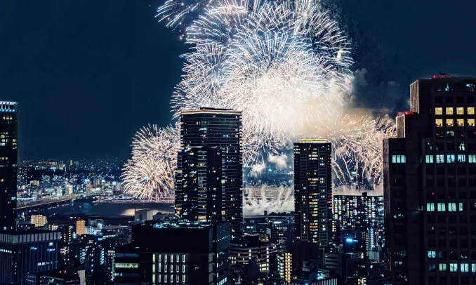 Four Seasons Osaka Creates a Fireworks Night Above the City — official press image | Official source: https://press.fourseasons.com/osaka/hotel-news/2026/naniwa-yodogawa-fireworks/