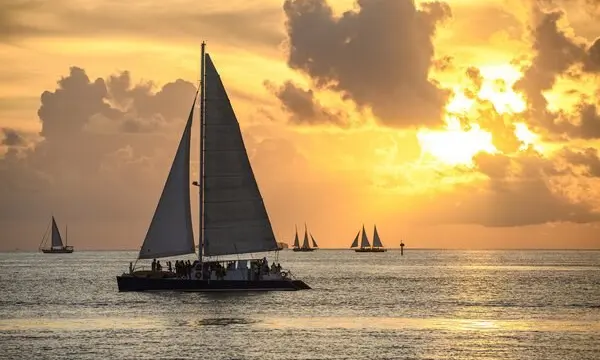 The 10 Best Sailing Destinations in the U.S. and Canada — official Discover Boating image