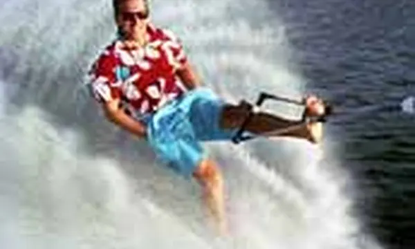 Tips from Pro Barefoot Water Skier, Zenon Bilas — official Discover Boating image