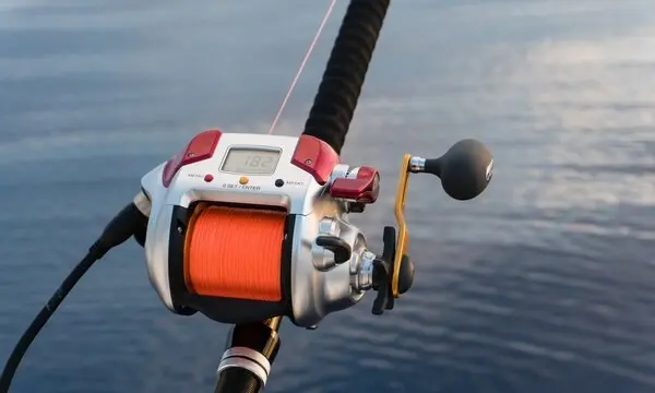 The Ultimate Guide to Electric Fishing Reels — official Discover Boating image