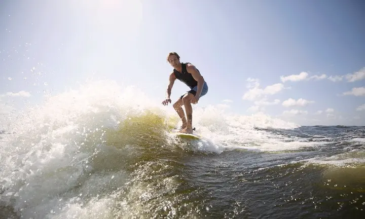Wakesurfing: Tips on How to Get Started — official Discover Boating image