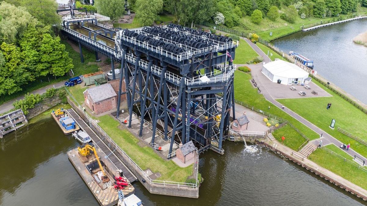A Waterside Weekend Inside Britain's Canal Heritage — official Canal & River Trust image