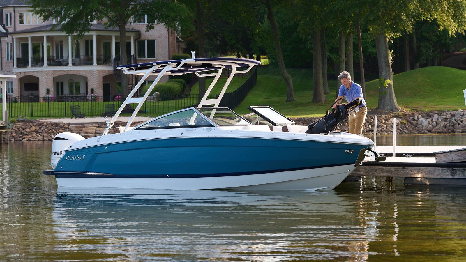 Cobalt R4 Coastal Makes Compact Saltwater Dayboating More Practical - Cobalt Boats official R4 Coastal model and 2026 specifications image