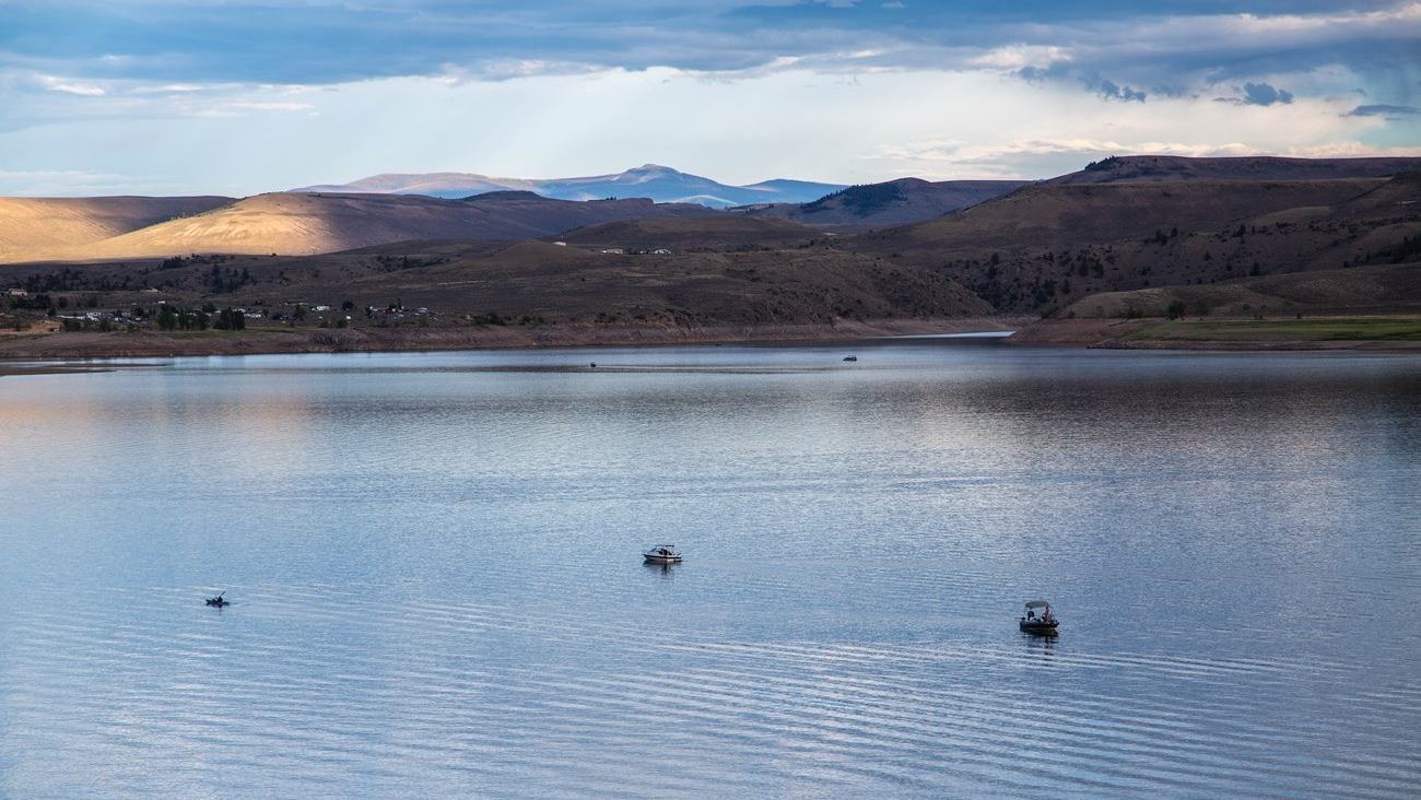 Blue Mesa Reservoir by Motorboat: A Curecanti Holiday in Colorado — official US National Park Service, Curecanti National Recreation Area, Boating; official NPS/Victoria Stauffenberg photo image