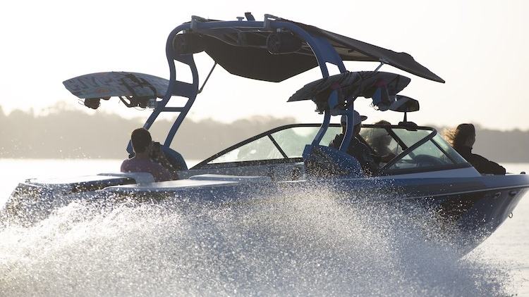 Buying Your First Small Boat: What to Learn at a Dealer, Show and Marina — official Discover Boating, Shopping for a Boat: When and Where to Buy image