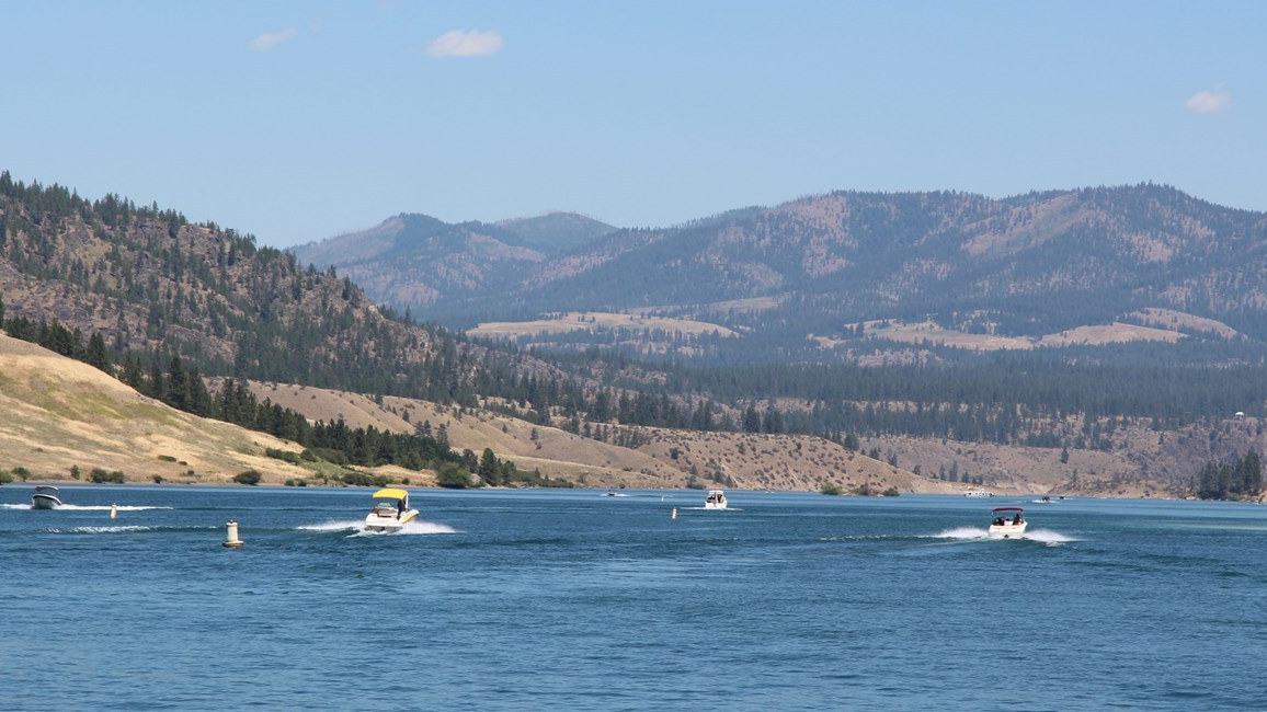 Lake Roosevelt by Small Motorboat: Washington Launches and Reservoir Cruising — official US National Park Service, Lake Roosevelt National Recreation Area, Boating; NPS/J. Woerner boat photograph image