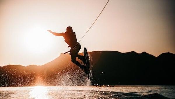 10 Tips for Choosing a Wakeboard — official Discover Boating image
