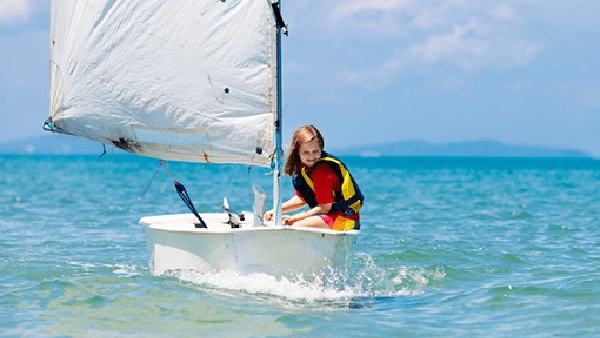 8 Fun Ways to Teach Kids About Boating — official Discover Boating image