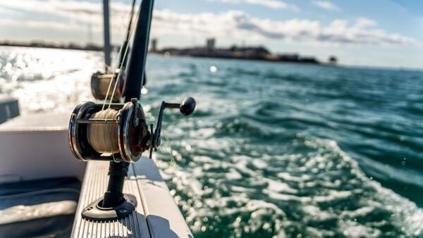 6 Tips for Going on a Fishing Charter — official Discover Boating image