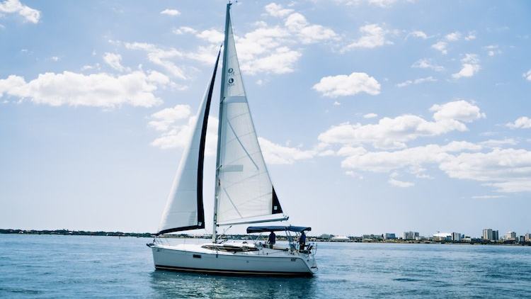 Learning the Basics of Sailing — official Discover Boating image