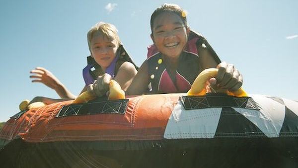 7 Tips for Renting a Boat with Kids — official Discover Boating image