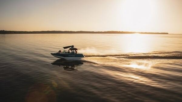 The Ultimate Ski and Wake Boat Buying Guide — official Discover Boating image