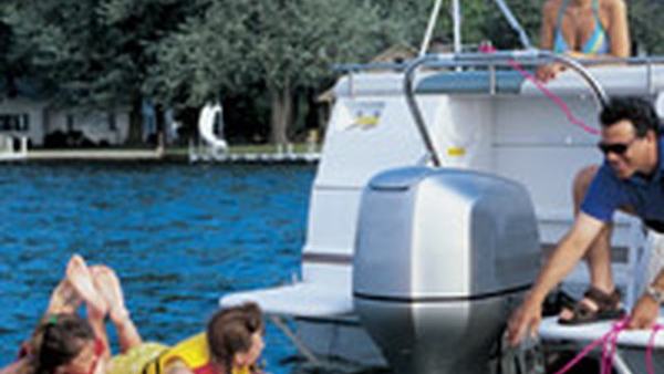 Water Tubing Tips: Which Tubes are Best for Your Family? — official Discover Boating image