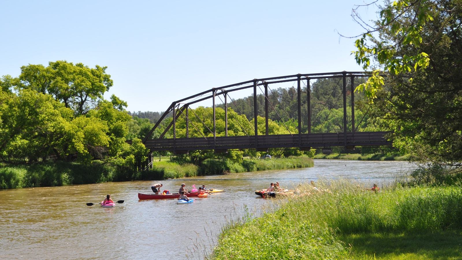 Niobrara River Floating: A Nebraska Canoe Holiday Beyond Summer Weekends - National Park Service image
