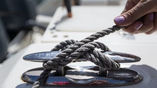 The Small-Boat Raft-Up: How to Meet Friends Without Damaging a Hull — official Discover Boating, How to Safely Raft Up with Other Boats image