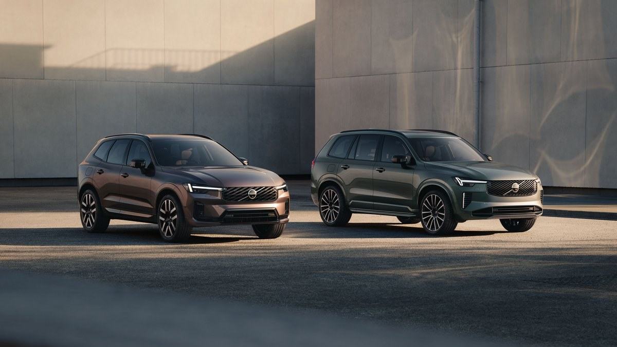 Volvo Refreshes XC60 and XC90 Plug-In Hybrids for Longer Electric Trips — official Volvo Cars image