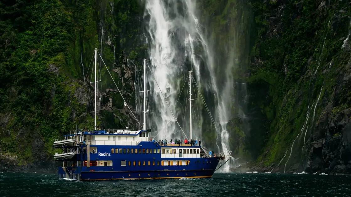 RealNZ — Milford Sound Signature Cruise