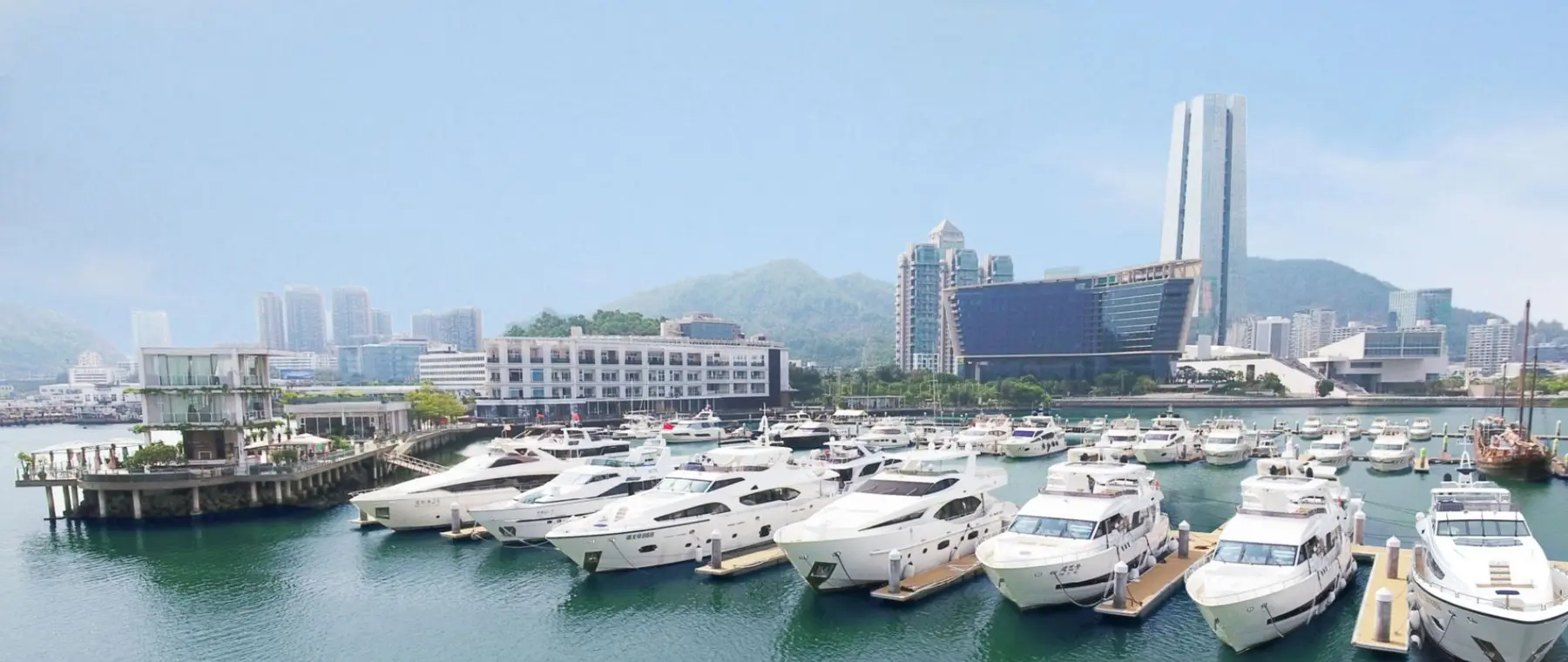 Jeanneau Merry Fisher 1095 Fly Heads to Shenzhen Bay — official Jeanneau image