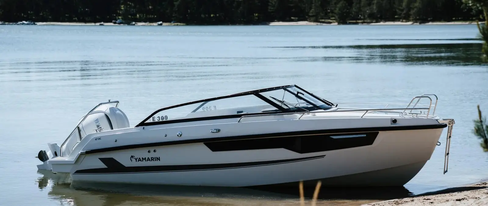 Official boat-builder photograph | Yamarin 67 DC Brings Overnight Space to a 6.76m Day Cruiser