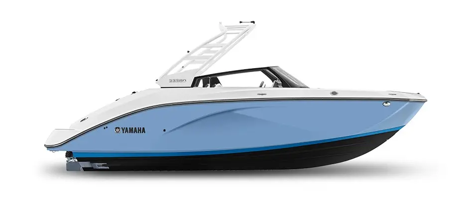 Official boat-builder photograph | Yamaha 222SD Uses Twin Jet Drives to Make Family Handling Easier