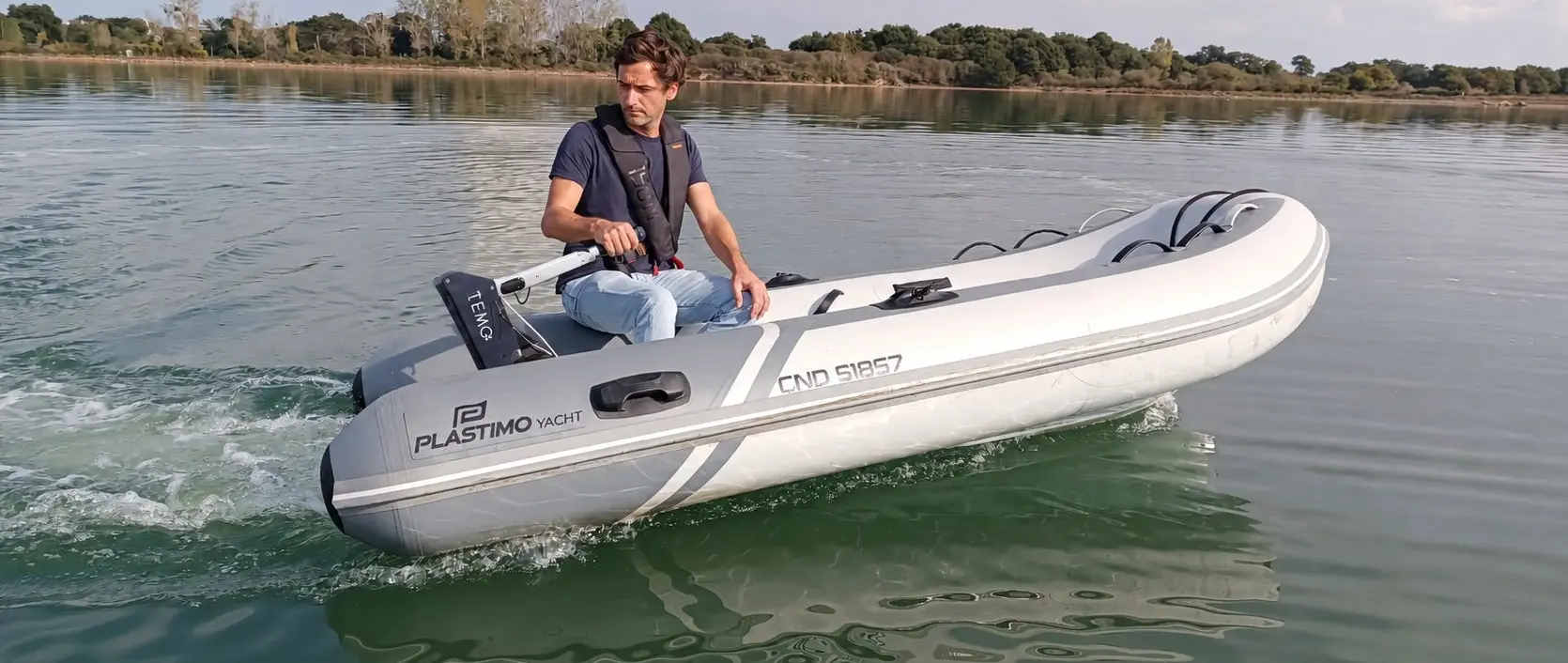 Official TEMO T700 electric outboard product image