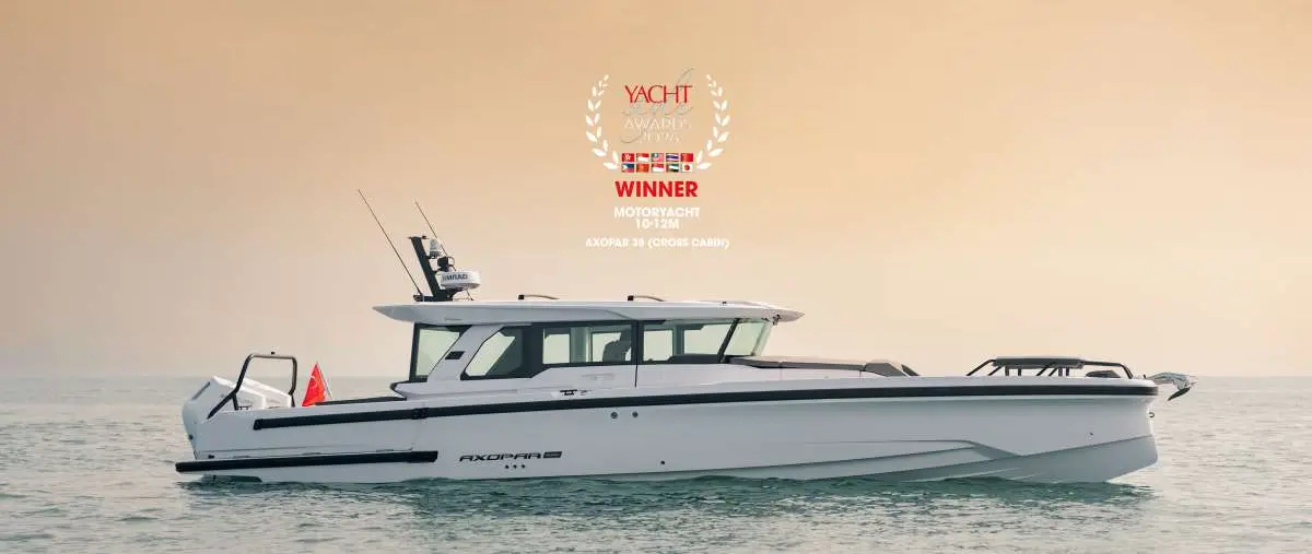Axopar 38 Cross Cabin Wins Yacht Style 10-12m Award