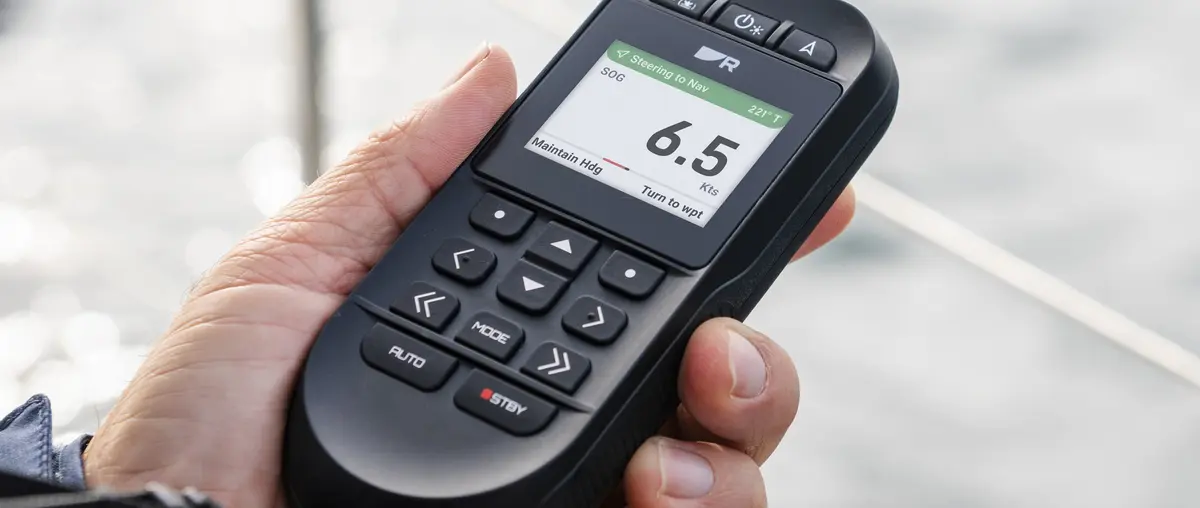 LBG Raymarine RCU-1 Puts Wireless Autopilot and MOB Controls at Hand — official source image