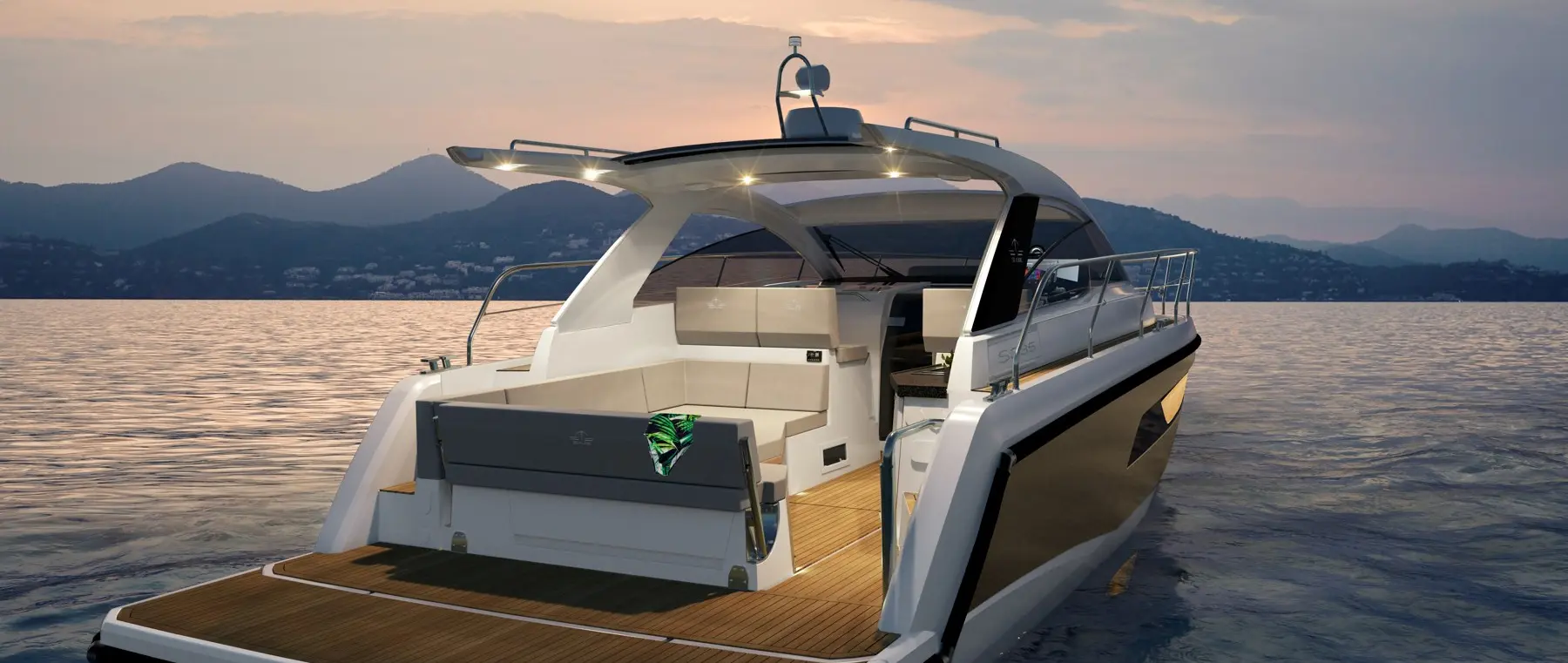 Official source-specific editorial image. Source: https://sealine.com/gb/motorboats/sealine-s335/