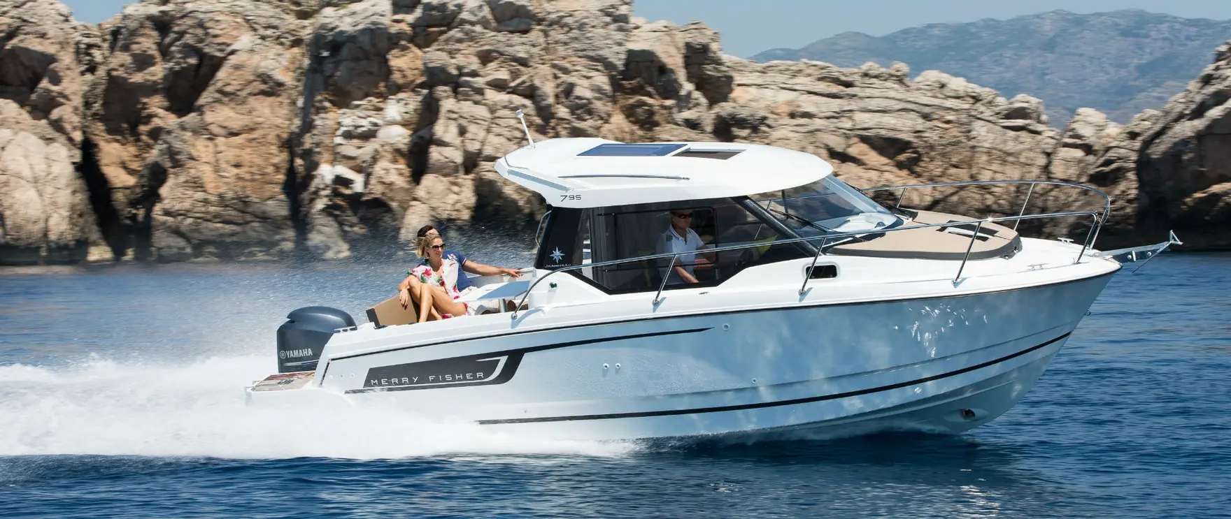 Official boat-builder photograph | Jeanneau Merry Fisher 795 Keeps Coastal Weekending Simple