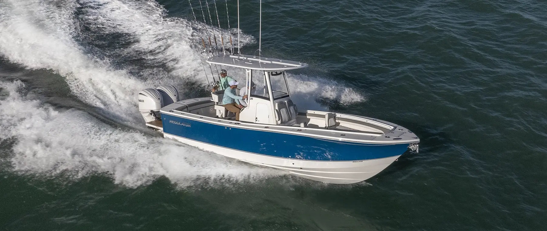 Official boat-builder photograph | Regulator 25: Why This Offshore Centre Console Measures 30 Feet Overall